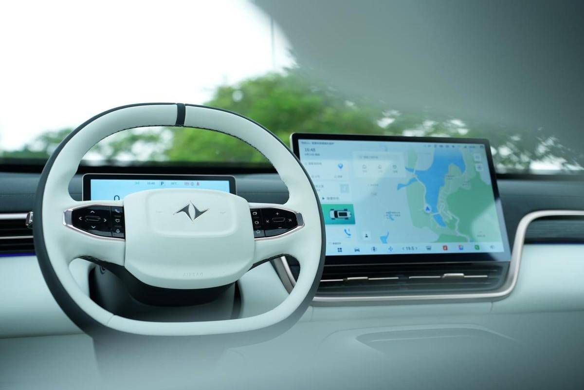 車長5米、軸距3米的大六座智能家用SUV,只要21.66萬起售?