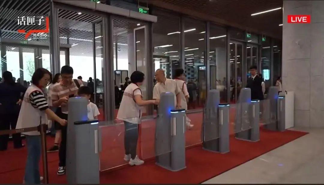 直擊上博東館重啟首日,黑龍江觀眾為搶“頭名”千里趕來