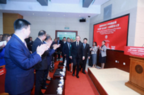 波蘭總統(tǒng)到訪復旦大學,與學生交流人工智能技術和治理