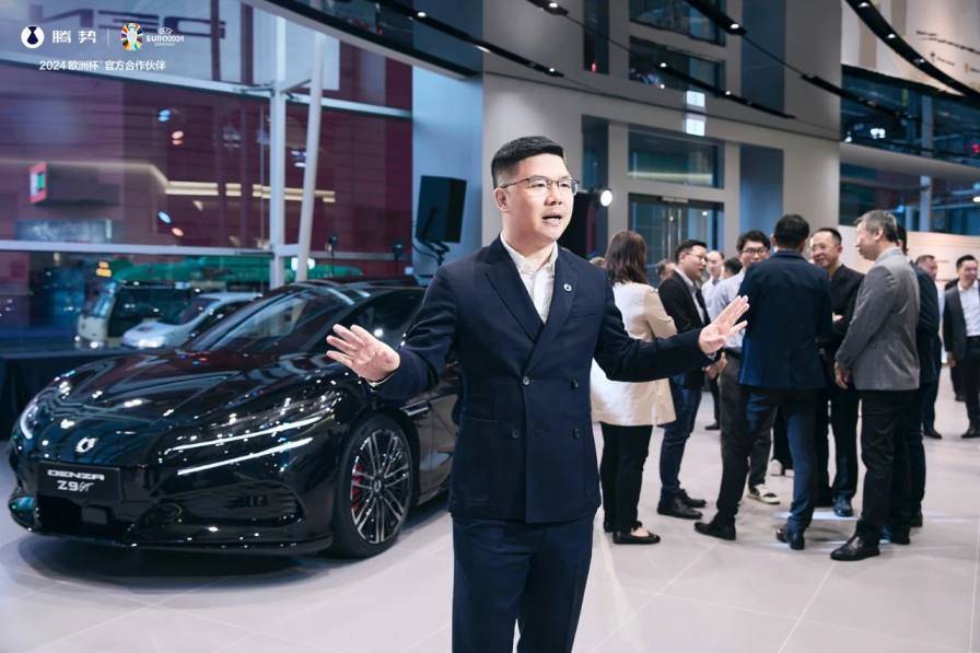 騰勢汽車中國香港首家旗艦店盛大開業(yè) 騰勢D9右舵版首發(fā)亮相