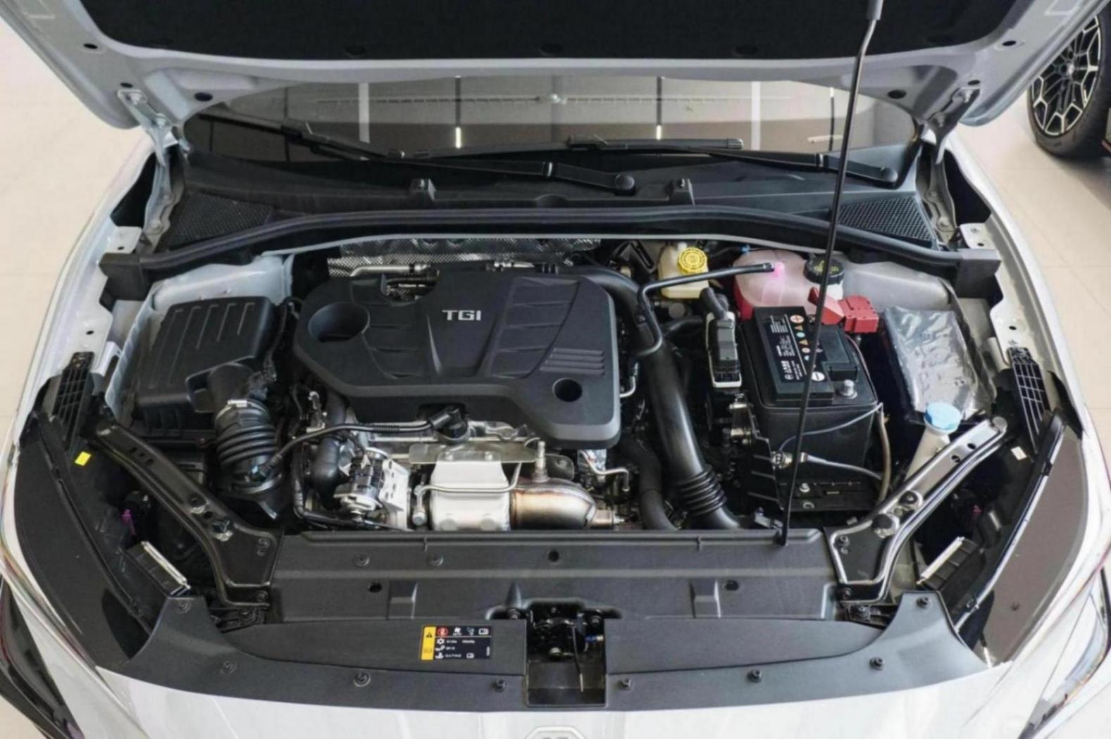 放棄本田思域,選擇了最美轎跑,9.38萬(wàn)配1.5T,一公里才3毛錢(qián)!