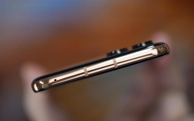 豎折外屏最優解!motorazr50UltraAI元啟評測:4英寸大屏啥都能干