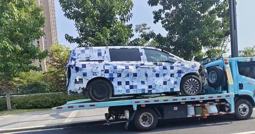 比亞迪MPV諜照曝光,售價20萬級+插混動力,傳祺E8有對手了