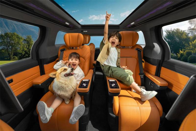 “陸地空客”L380 VS勞斯萊斯庫里南 空間藝術與科技奢華的全面超越