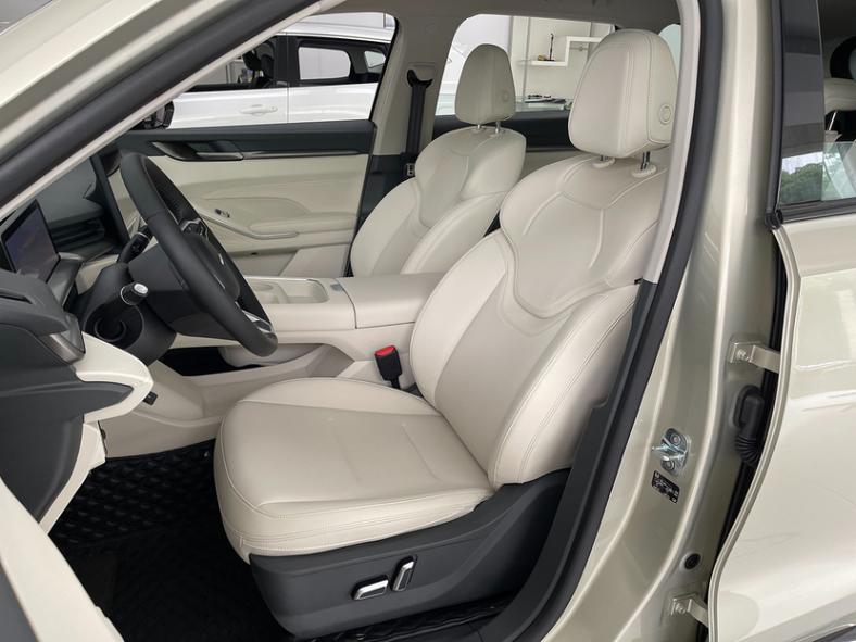 我不做大哥好多年,重回榜一有點難,全新哈弗H6實拍