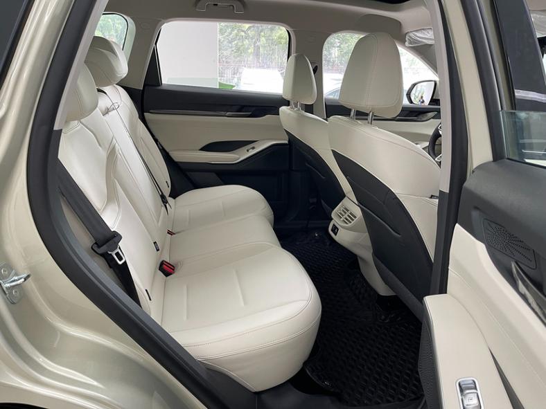 我不做大哥好多年,重回榜一有點難,全新哈弗H6實拍