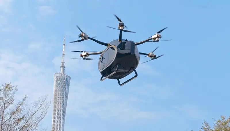 全國科技大會召開,廣汽集團受邀參會 廣汽飛行汽車GOVE在廣州CBD上空進行飛行展示