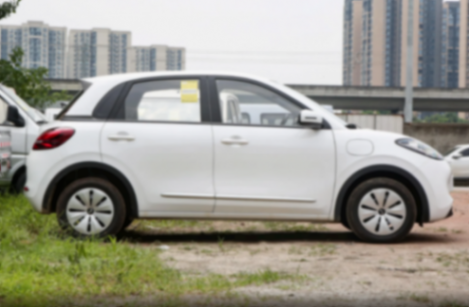 五菱繽果造型可愛,內飾簡潔,年輕消費者預算不到十萬選它?