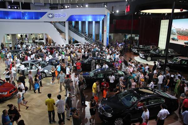 看展館變遷,品長春汽博會(huì)過往歷程