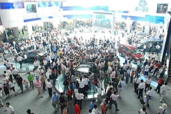 看展館變遷,品長春汽博會(huì)過往歷程