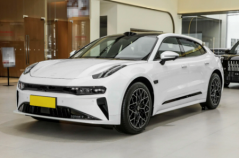 3年賣出20萬輛,標配800V架構+電吸門,僅26.9萬起,實拍極氪001