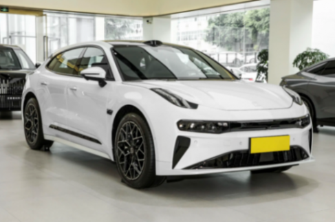 3年賣出20萬輛,標配800V架構+電吸門,僅26.9萬起,實拍極氪001