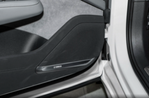 3年賣出20萬輛,標配800V架構+電吸門,僅26.9萬起,實拍極氪001