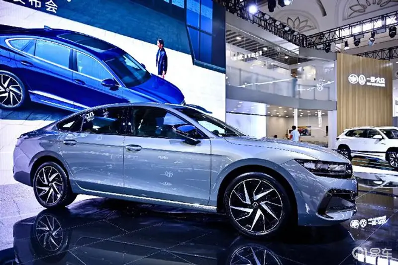 老樹新花:全新邁騰B9亮相昆明國際車展