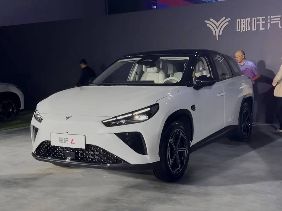 選擇此時赴港IPO,即便有周鴻祎力挺,也替哪吒汽車捏把汗