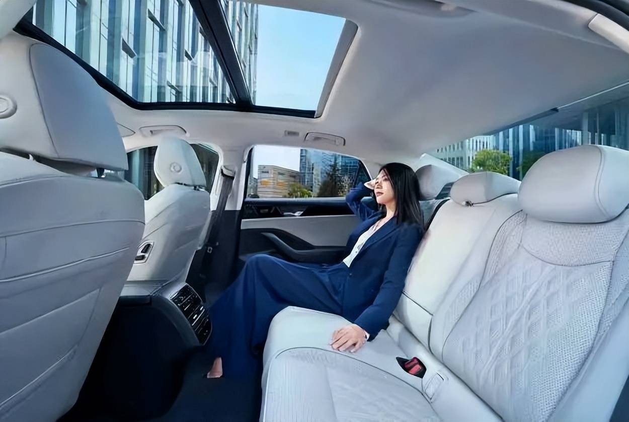 黃金排量 “霸”氣特價 一汽豐田新款卡羅拉銳放限時直降3萬!