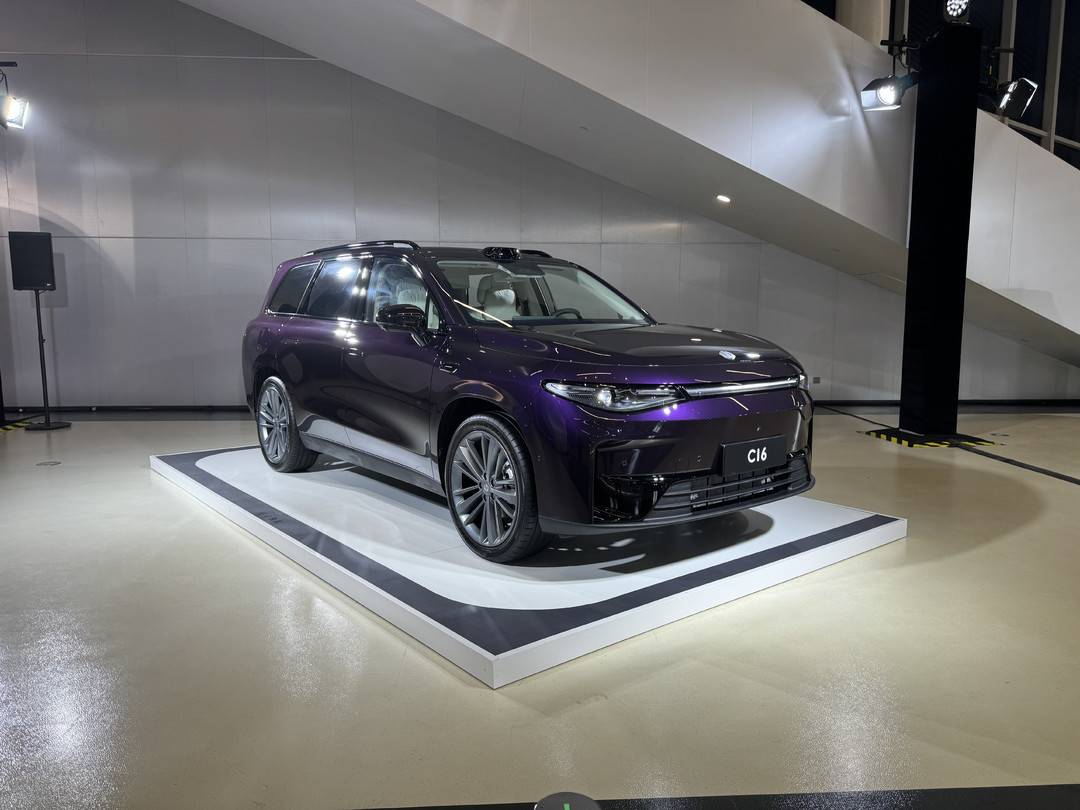 朱江明:零跑C16選用BBA的供應商,不僅把價格打下來,還提供更好的用料和體驗