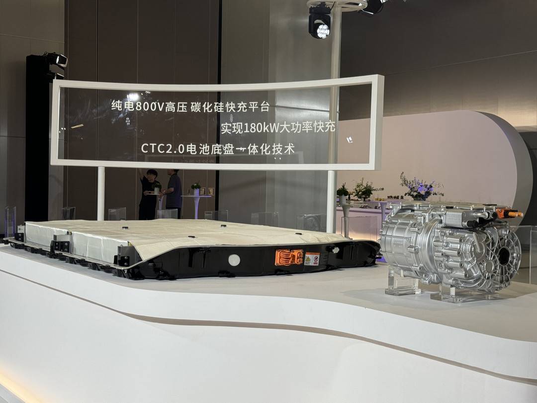 朱江明:零跑C16選用BBA的供應商,不僅把價格打下來,還提供更好的用料和體驗