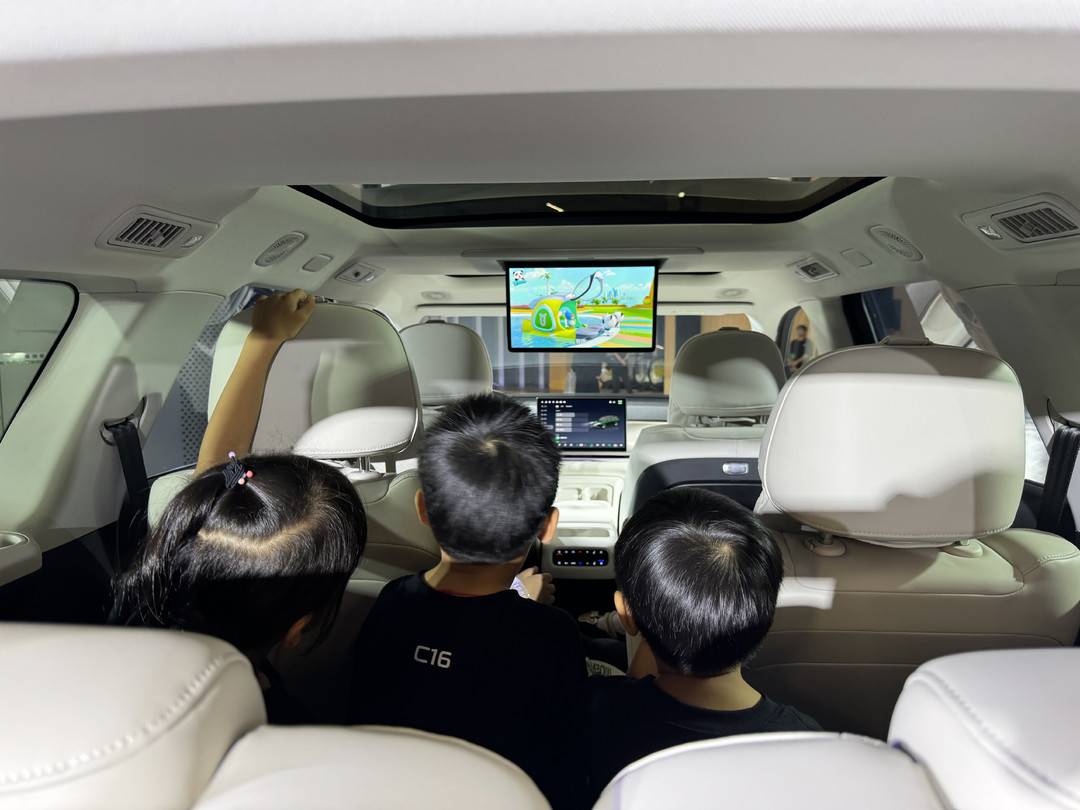 朱江明:零跑C16選用BBA的供應商,不僅把價格打下來,還提供更好的用料和體驗