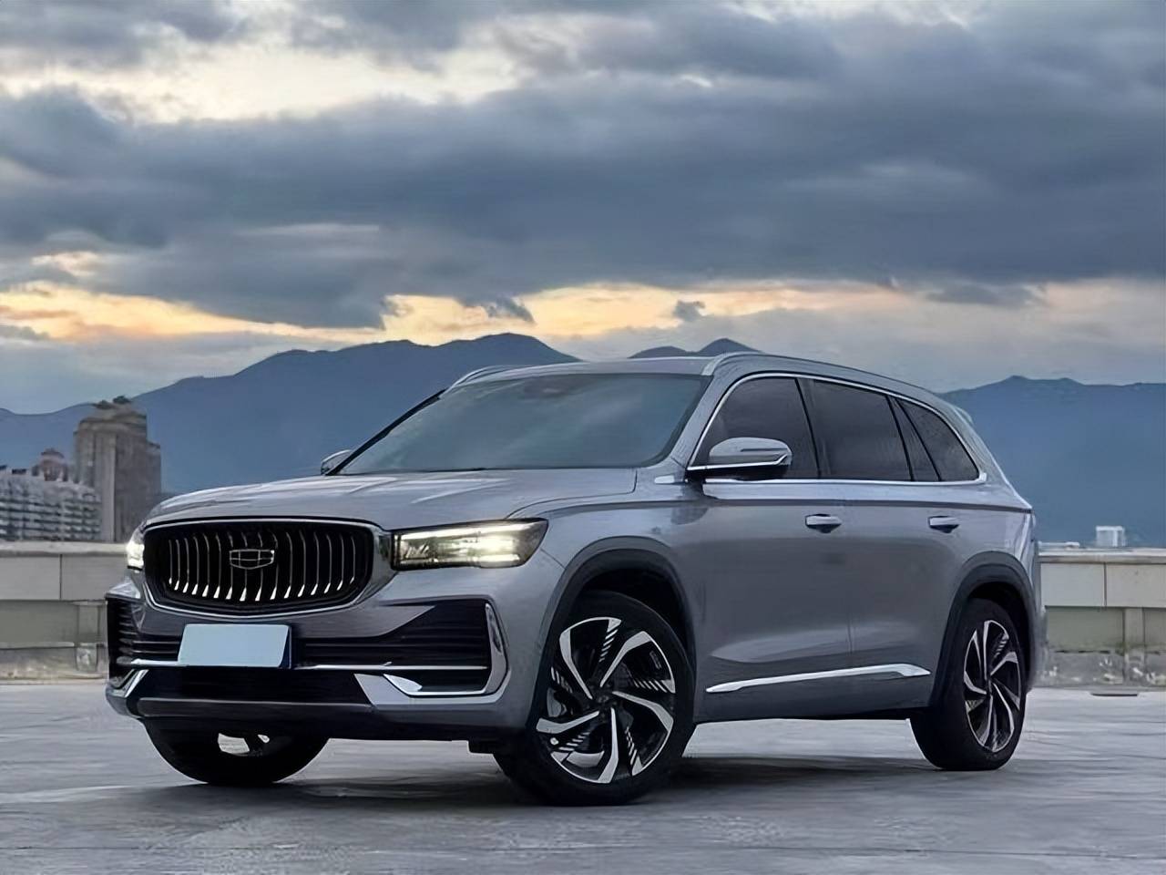 星越L熱度不減,號(hào)稱最值得買的中國(guó)油車,到底火在哪里?