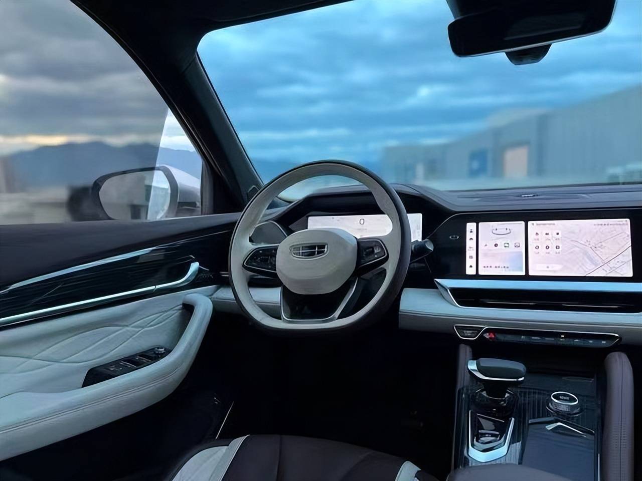 星越L熱度不減,號(hào)稱最值得買的中國(guó)油車,到底火在哪里?