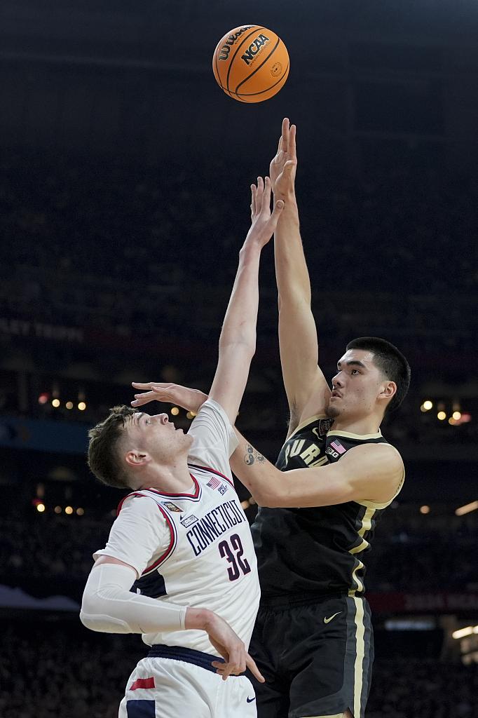 從退出選秀到首輪第9順位,周志豪會(huì)是NBA下一個(gè)姚明嗎