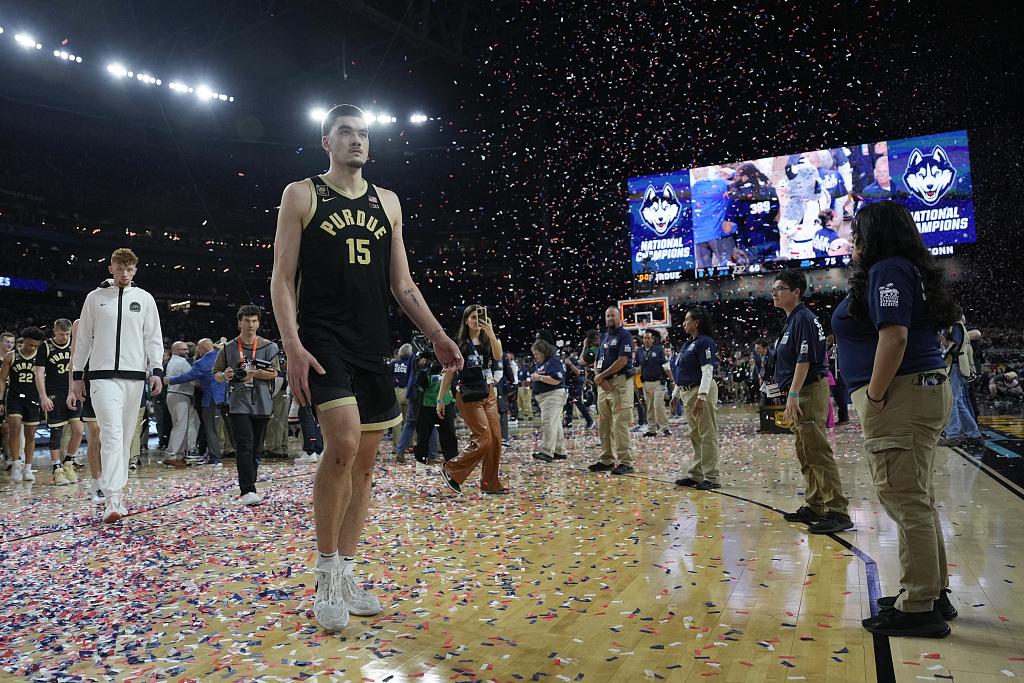 從退出選秀到首輪第9順位,周志豪會(huì)是NBA下一個(gè)姚明嗎