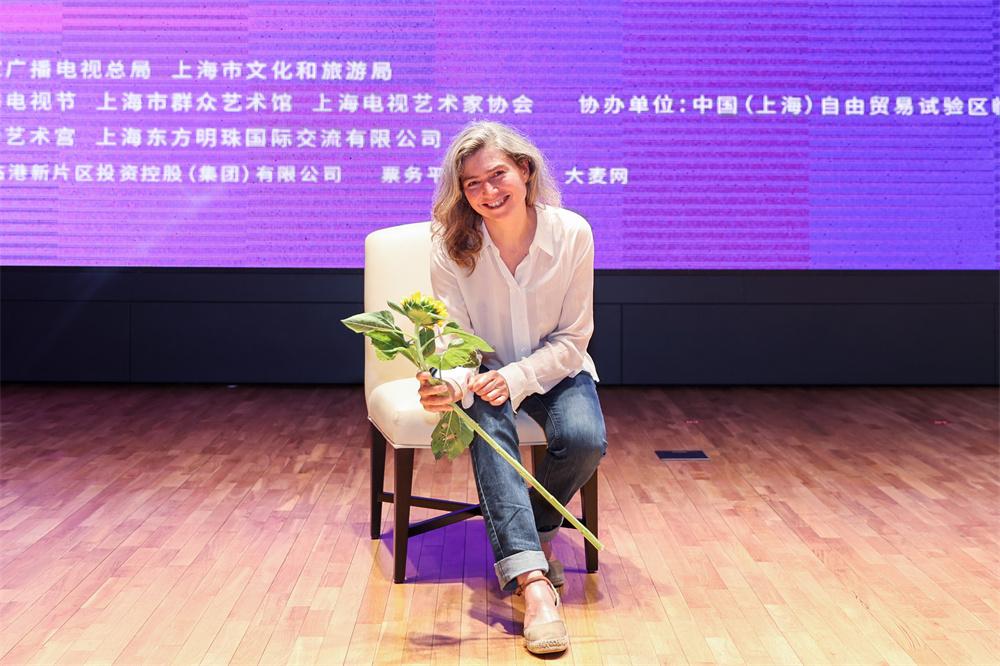 新版梵高紀錄片,“她”視角展現梵高畫作如何沖破時代