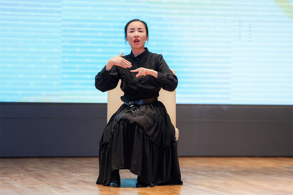 新版梵高紀錄片,“她”視角展現梵高畫作如何沖破時代