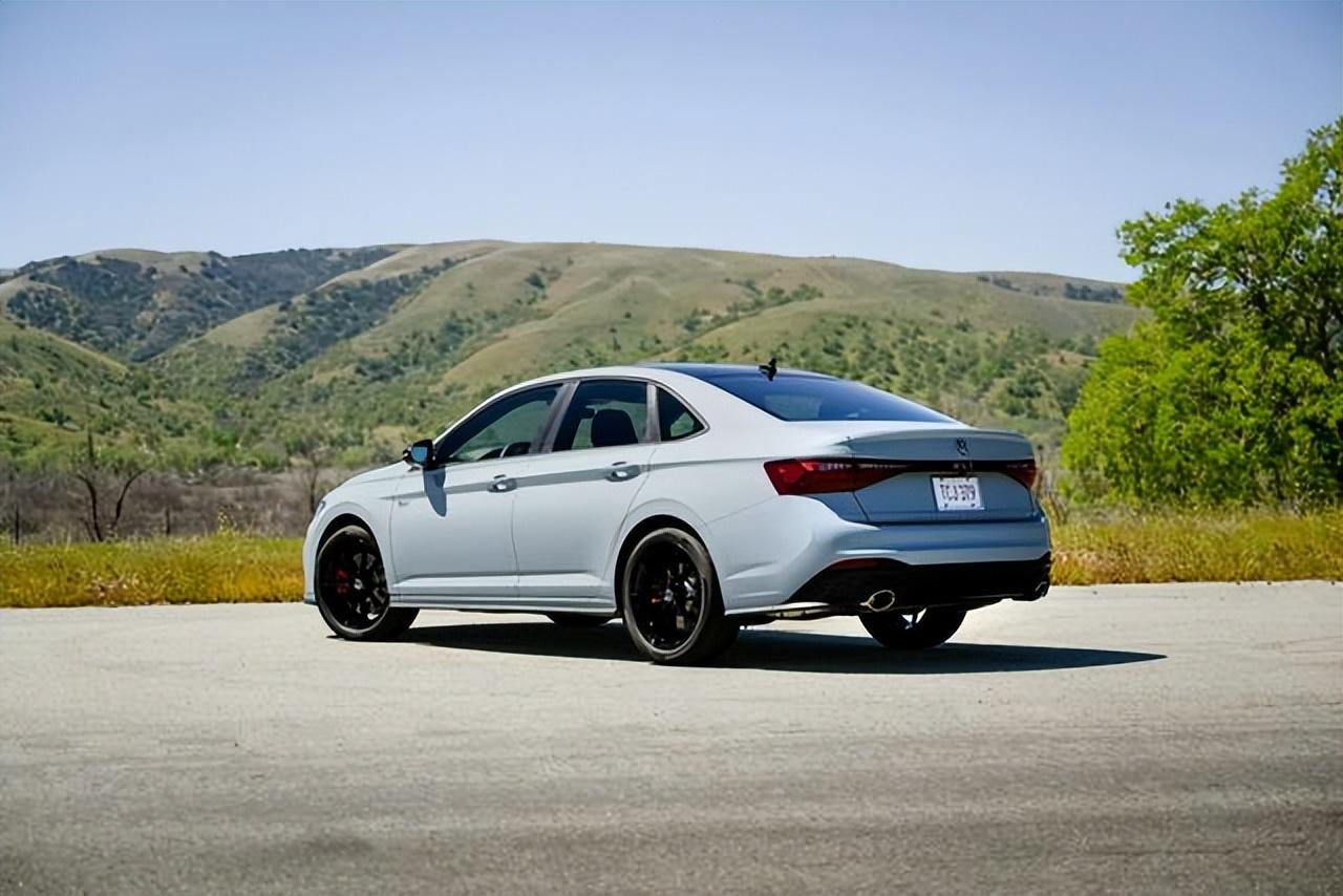 全新大眾速騰海外發布,普通版1.5T+8AT,起價約人民幣16萬元