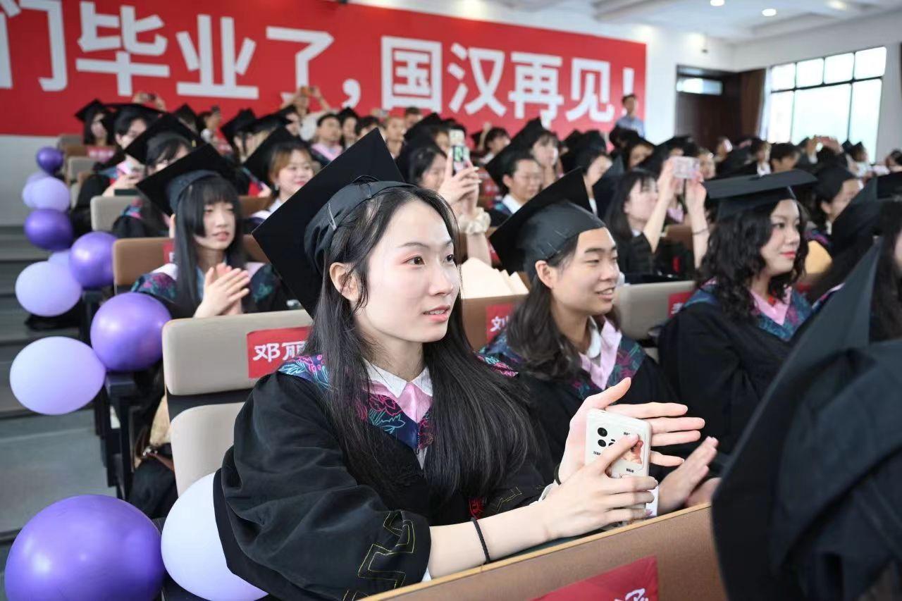 朱國華談“文科何為”:從績效主義的操控下解放出來,去獲得精神自由