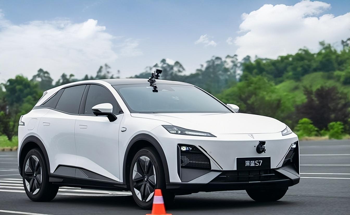 夏日開空調耗電快?零跑C11增程版實測結果讓車主笑了