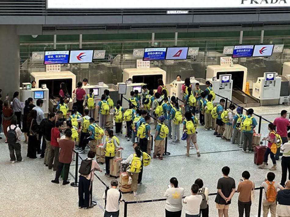 暑運期間上海兩大機場預計日均客流量36萬人次,同比增16%