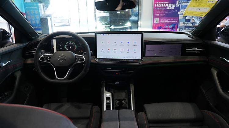 全新一代邁騰已到店!請大數據推給要買B級車的人!