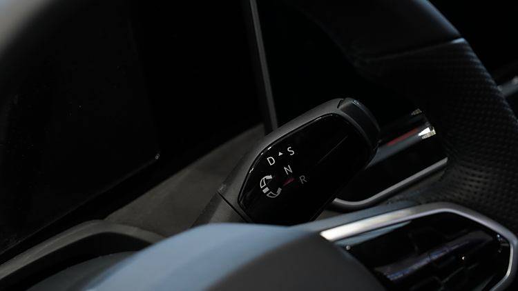 全新一代邁騰已到店!請大數據推給要買B級車的人!