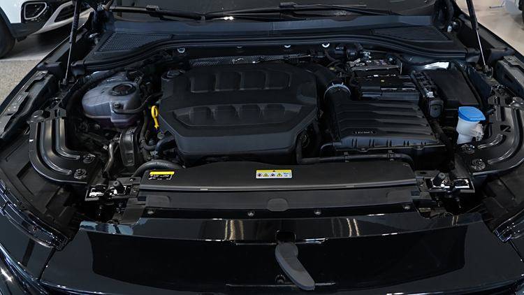 全新一代邁騰已到店!請大數據推給要買B級車的人!