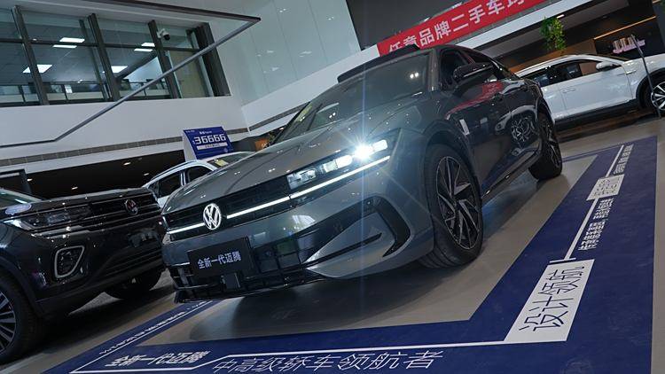 全新一代邁騰已到店!請大數據推給要買B級車的人!