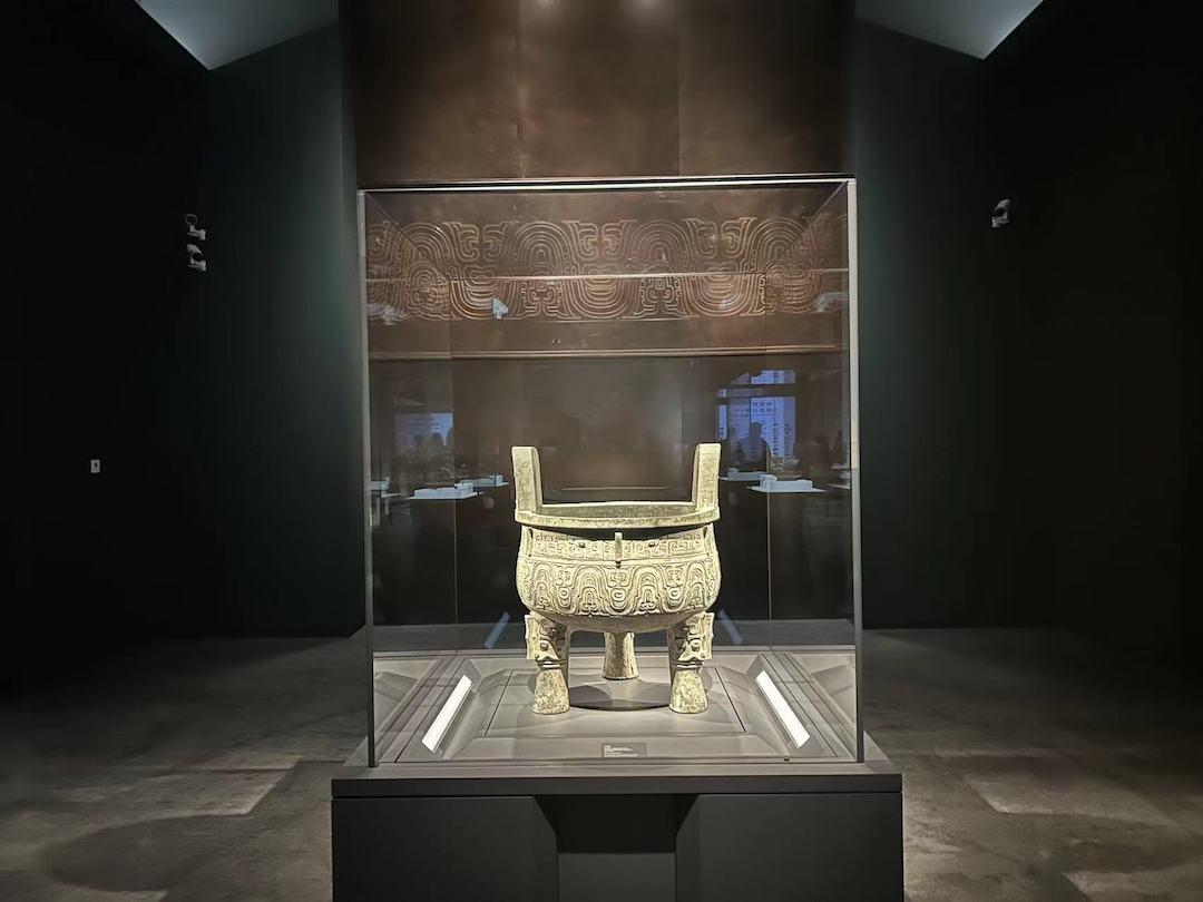 “死侍與金剛狼”來到上博東館,對大克鼎興趣最濃