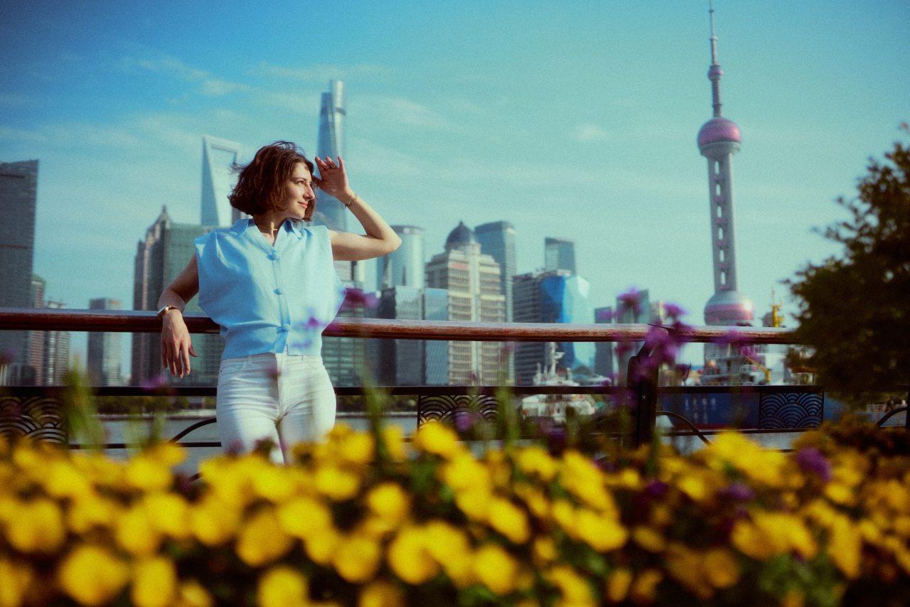 在上海把中文歌用法語(yǔ)唱給你聽(tīng),法國(guó)女孩的浪漫音樂(lè)夢(mèng)