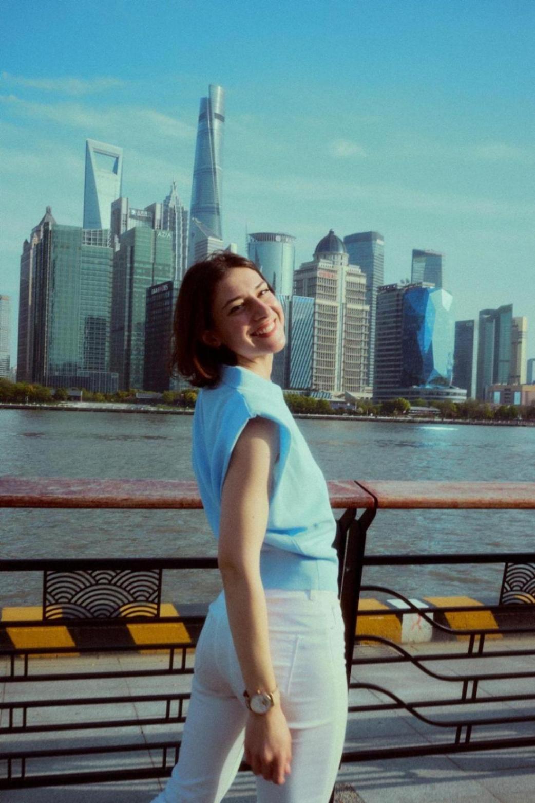 在上海把中文歌用法語(yǔ)唱給你聽(tīng),法國(guó)女孩的浪漫音樂(lè)夢(mèng)