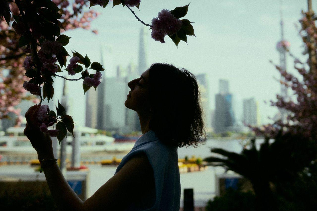 在上海把中文歌用法語(yǔ)唱給你聽(tīng),法國(guó)女孩的浪漫音樂(lè)夢(mèng)