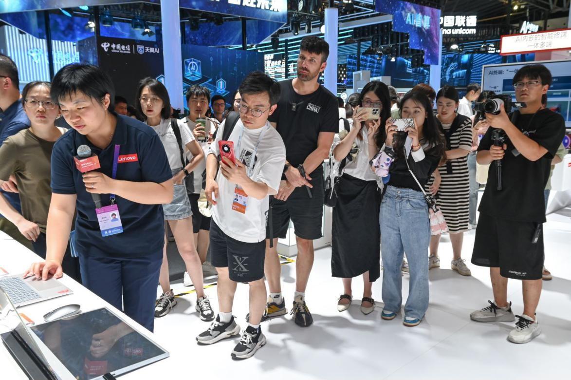 城市有AI 解碼未來,“網絡名人看上海”活動走進世界人工智能大會