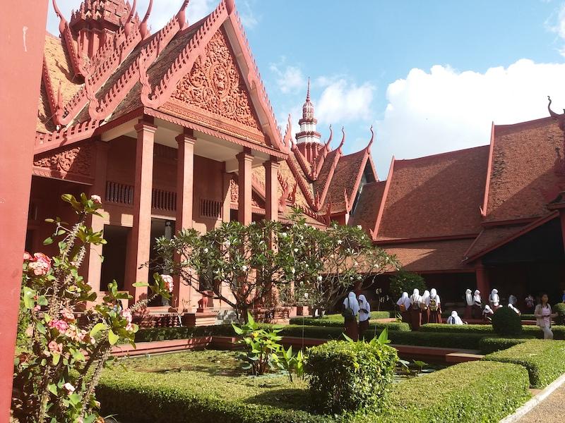 諸神回歸:大都會博物館歸還的柬埔寨文物背后