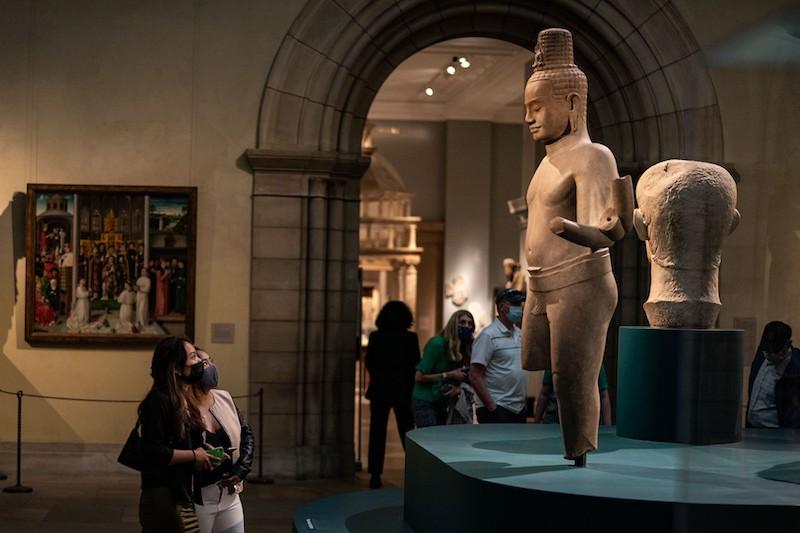 諸神回歸:大都會博物館歸還的柬埔寨文物背后