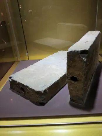 雷峰塔倒塌100年|石塔中的佛國“故事”