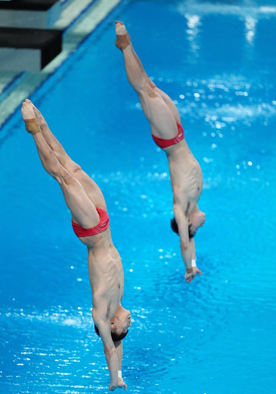 “龍王”組合為中國跳水隊摘得第四金,龍道一/王宗源奪得男雙3米跳板冠軍