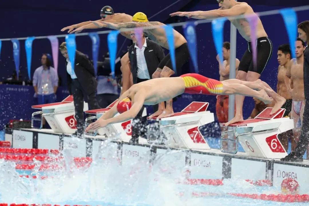 打破壟斷,歷史首金!男子4×100米混合泳接力奪冠,上海高校學子再創(chuàng)佳績!