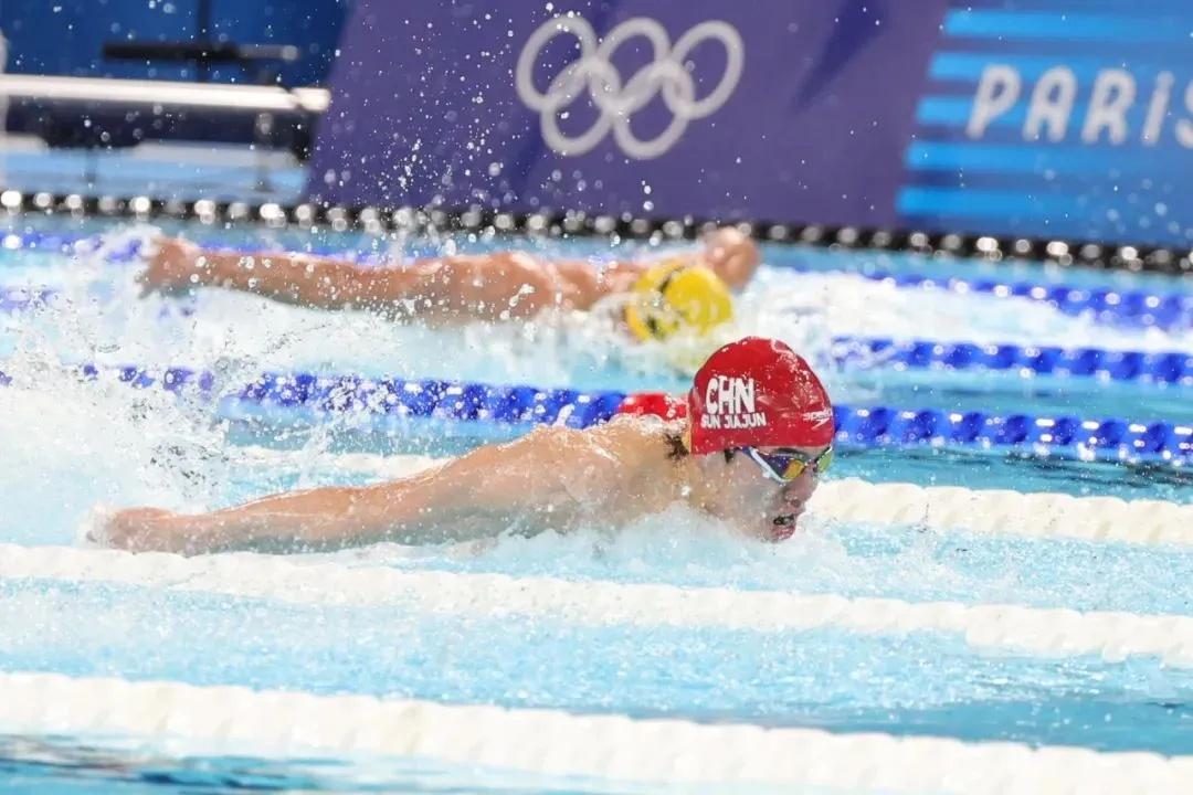 打破壟斷,歷史首金!男子4×100米混合泳接力奪冠,上海高校學子再創(chuàng)佳績!