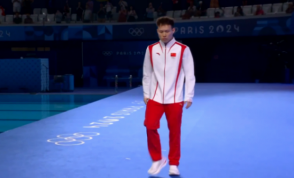 郭晶晶為跳水男子3米跳板半決賽開賽