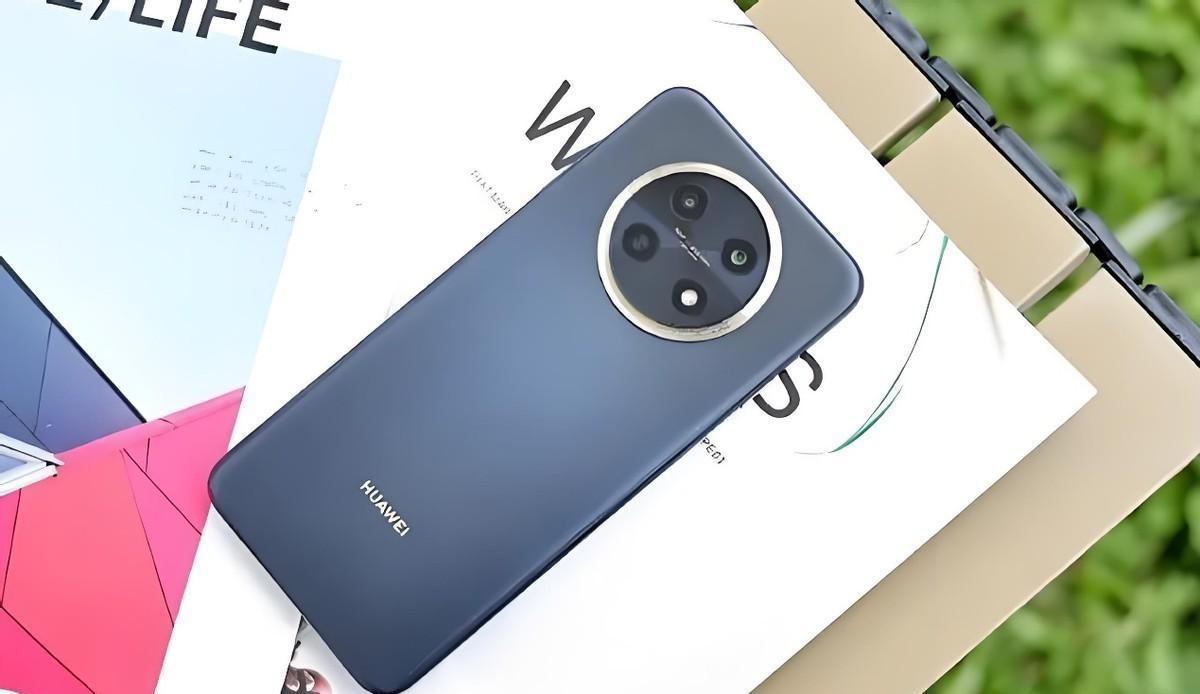 華為放低身份,充一次電用三天,7000mAh手機(jī)跌至1099元